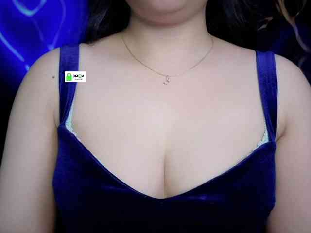 QuestQueen webcam