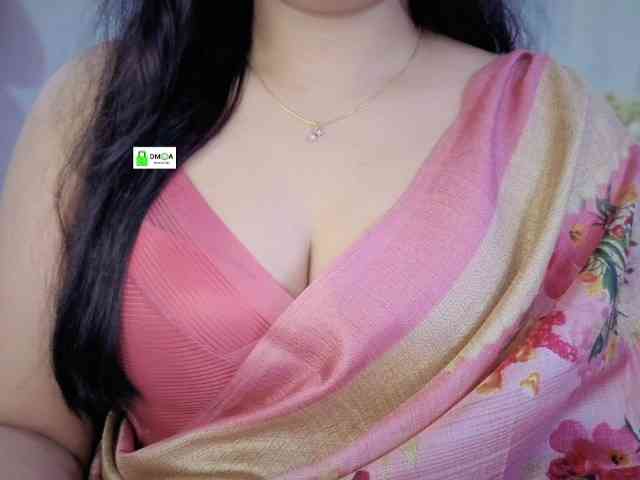 QuestQueen webcam