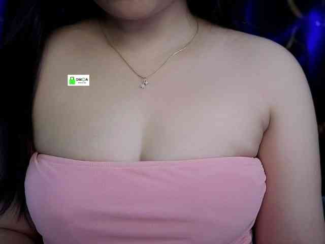QuestQueen webcam