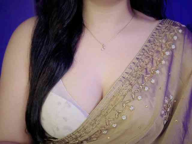QuestQueen webcam
