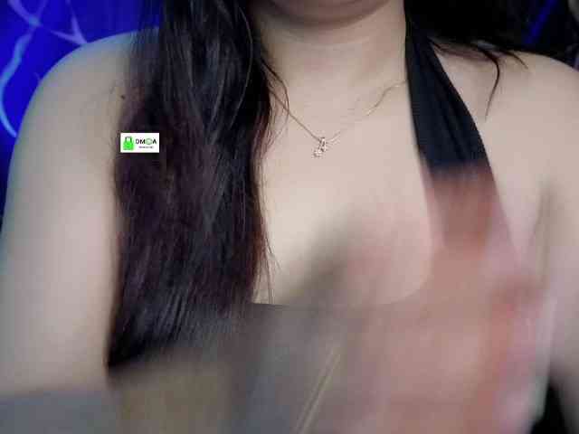 QuestQueen webcam