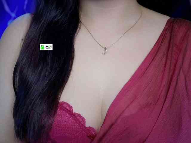 QuestQueen webcam