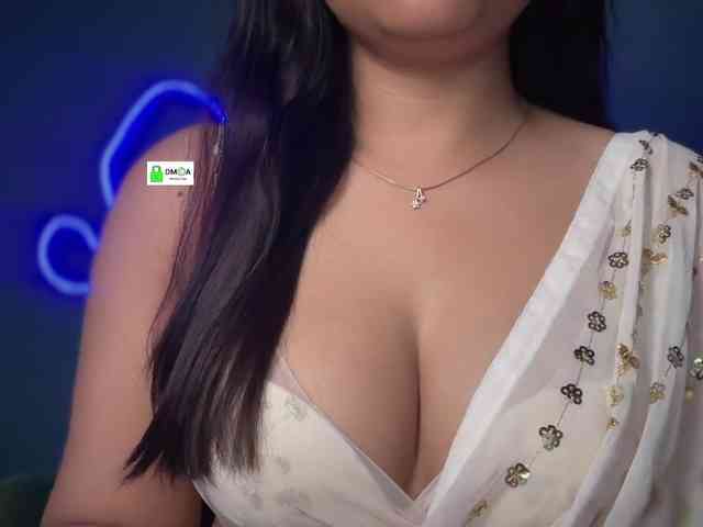 QuestQueen webcam