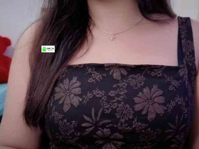 QuestQueen webcam