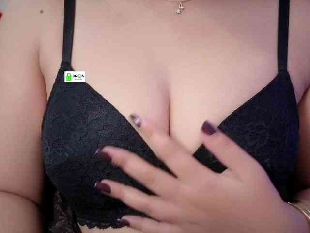 QuestQueen webcam