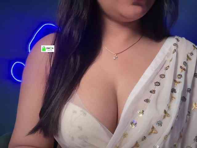 QuestQueen webcam