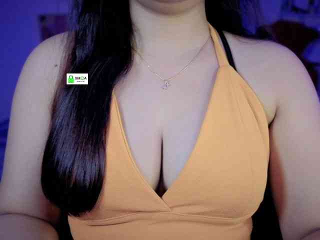 QuestQueen webcam