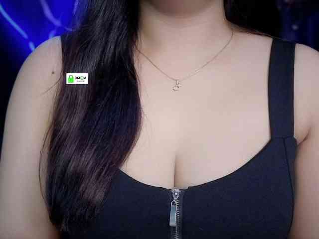 QuestQueen webcam
