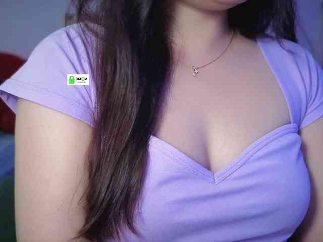 QuestQueen webcam