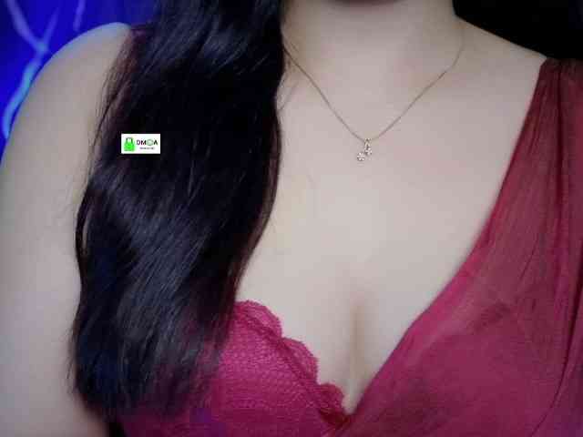 QuestQueen webcam