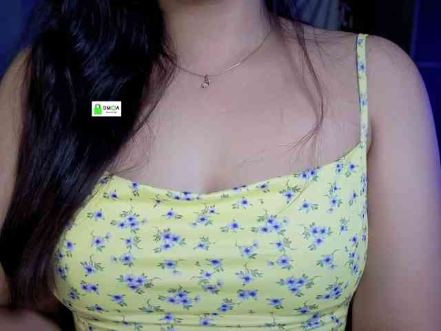 QuestQueen webcam