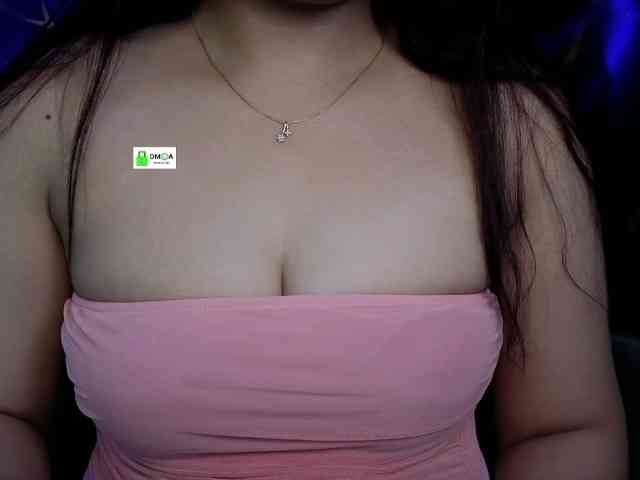 QuestQueen webcam