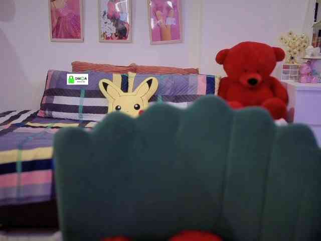 QuestQueen webcam