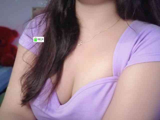 QuestQueen webcam