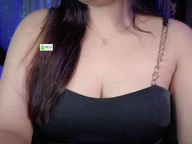 QuestQueen webcam