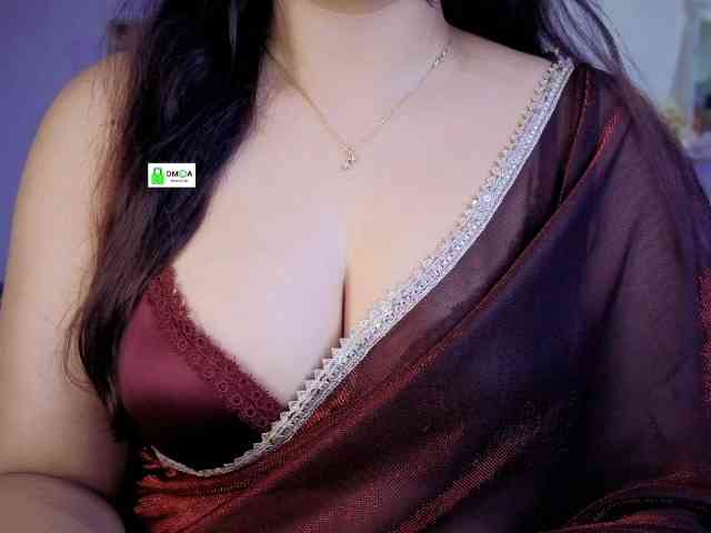 QuestQueen webcam
