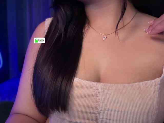 QuestQueen webcam
