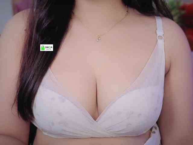QuestQueen webcam