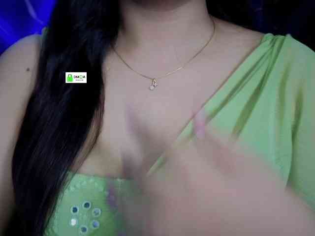 QuestQueen webcam