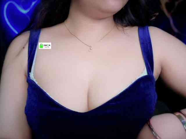 QuestQueen webcam