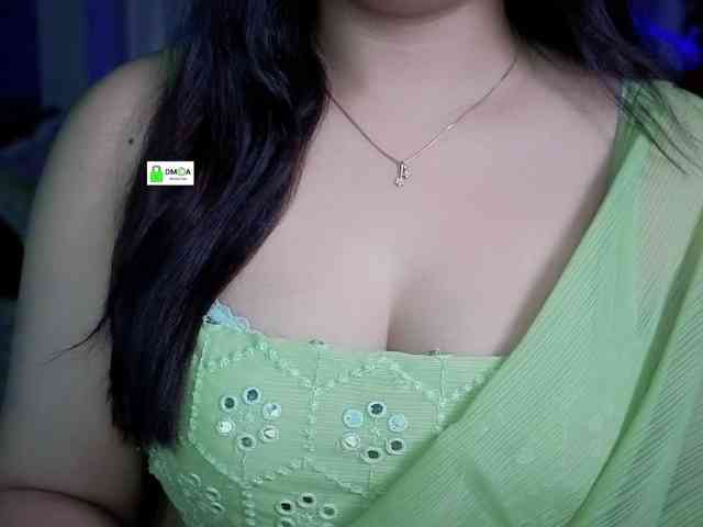 QuestQueen webcam