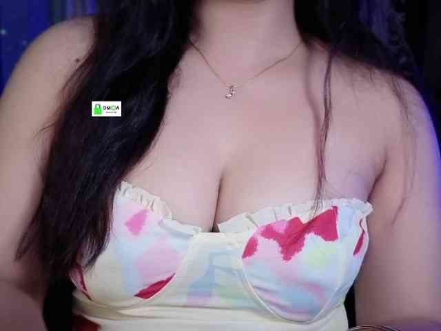 QuestQueen webcam