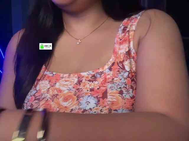 QuestQueen webcam