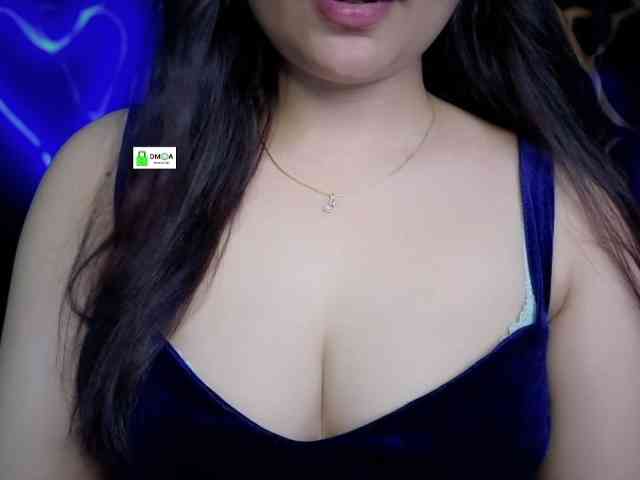 QuestQueen webcam