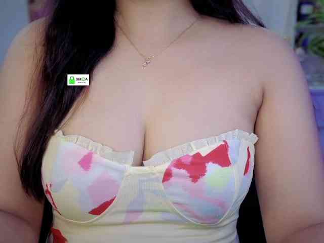 QuestQueen webcam
