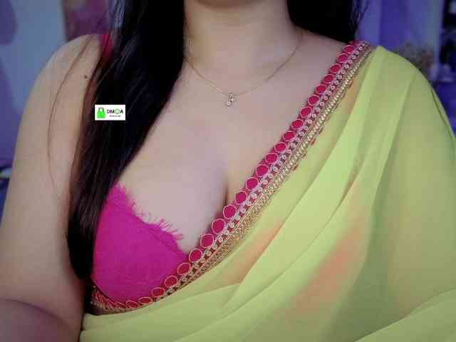 QuestQueen webcam