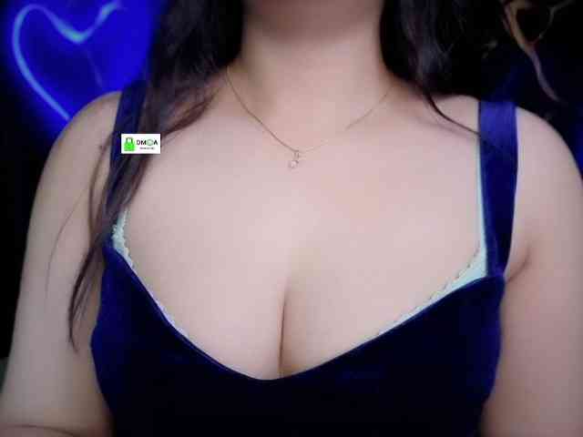 QuestQueen webcam
