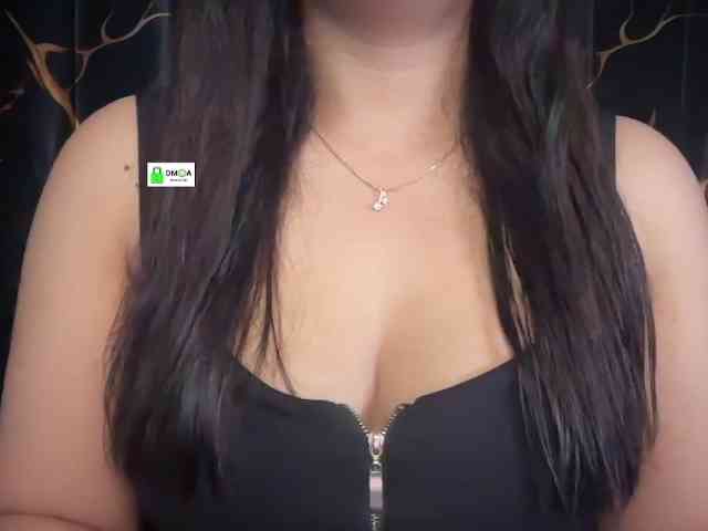 QuestQueen webcam