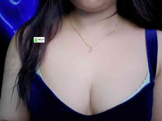 QuestQueen webcam
