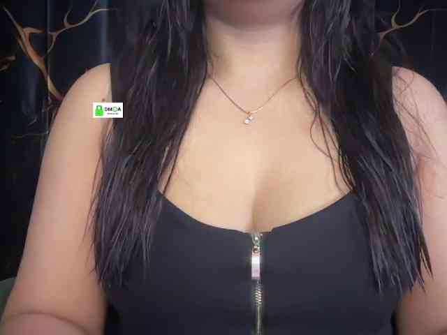 QuestQueen webcam