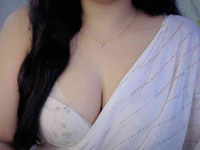 QuestQueen webcam