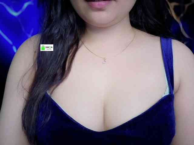 QuestQueen webcam