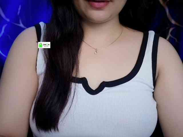 QuestQueen webcam