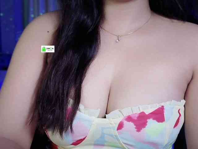 QuestQueen webcam