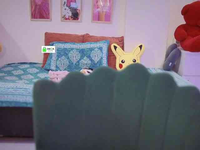 QuestQueen webcam