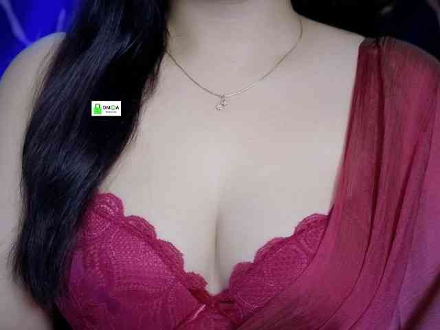 QuestQueen webcam
