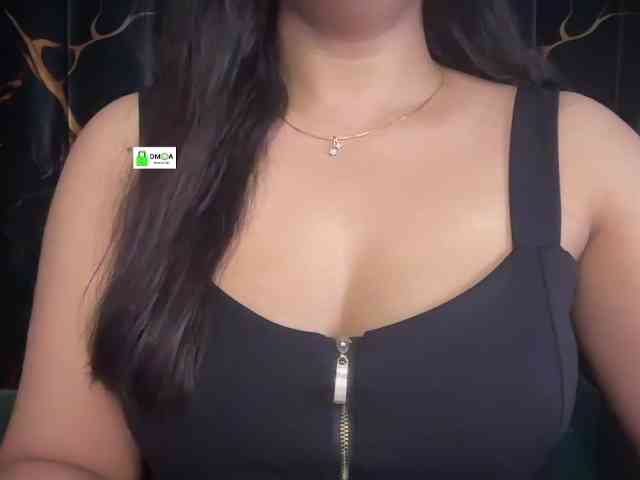QuestQueen webcam
