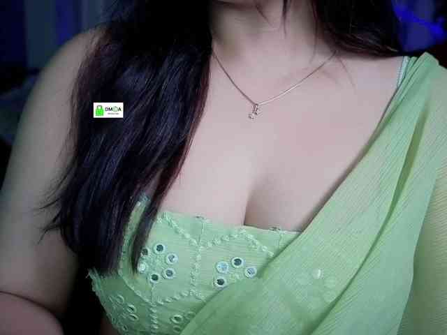 QuestQueen webcam