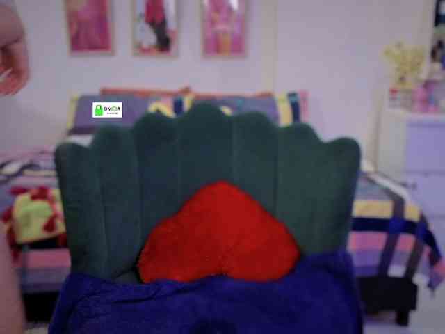 QuestQueen webcam
