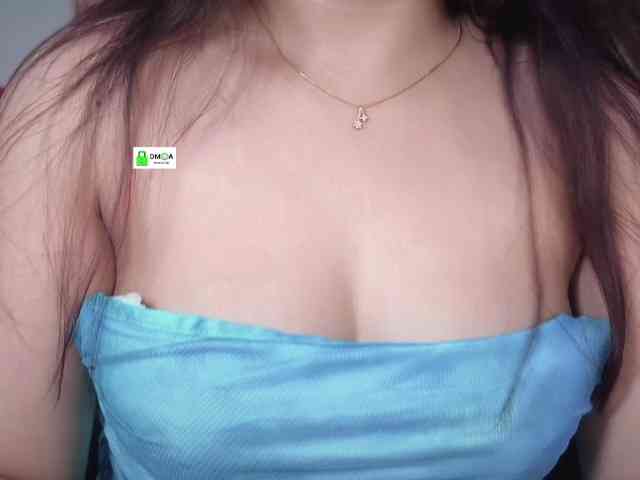QuestQueen webcam