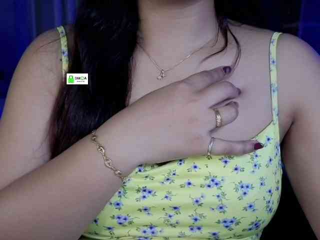 QuestQueen webcam