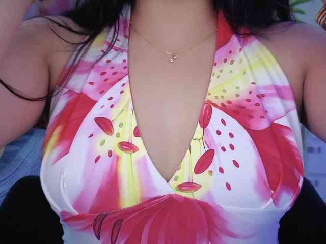QuestQueen webcam