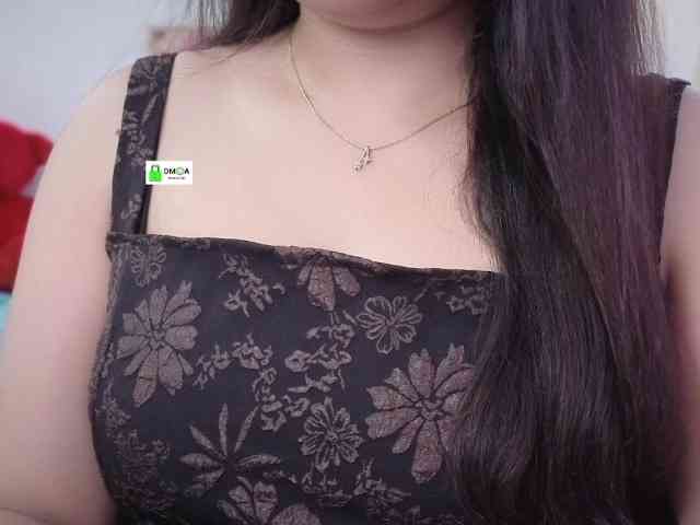 QuestQueen webcam