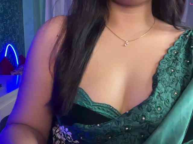QuestQueen webcam
