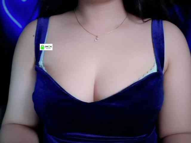 QuestQueen webcam