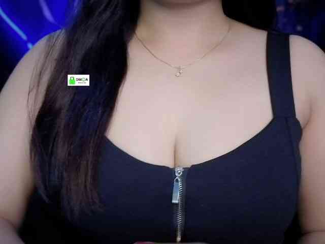 QuestQueen webcam
